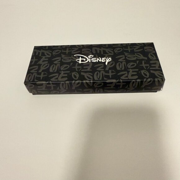 NWT - Disney Minnie Mouse Cardiff Classic Adult Analog Quartz Watch with Leather - Picture 10 of 16